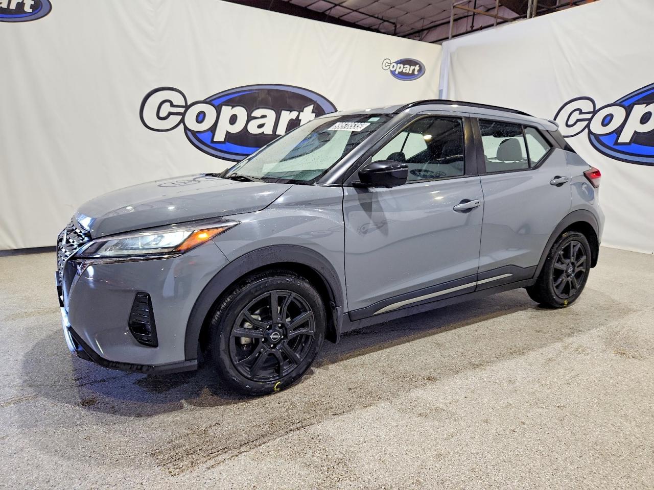 2023 NISSAN KICKS