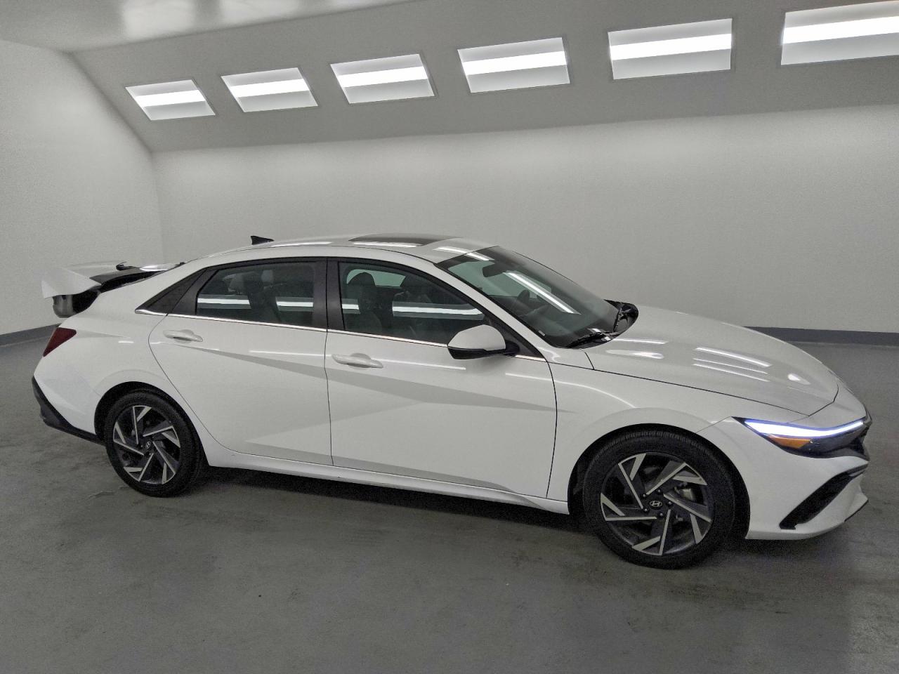 2025 HYUNDAI ELANTRA LIMITED photo 4