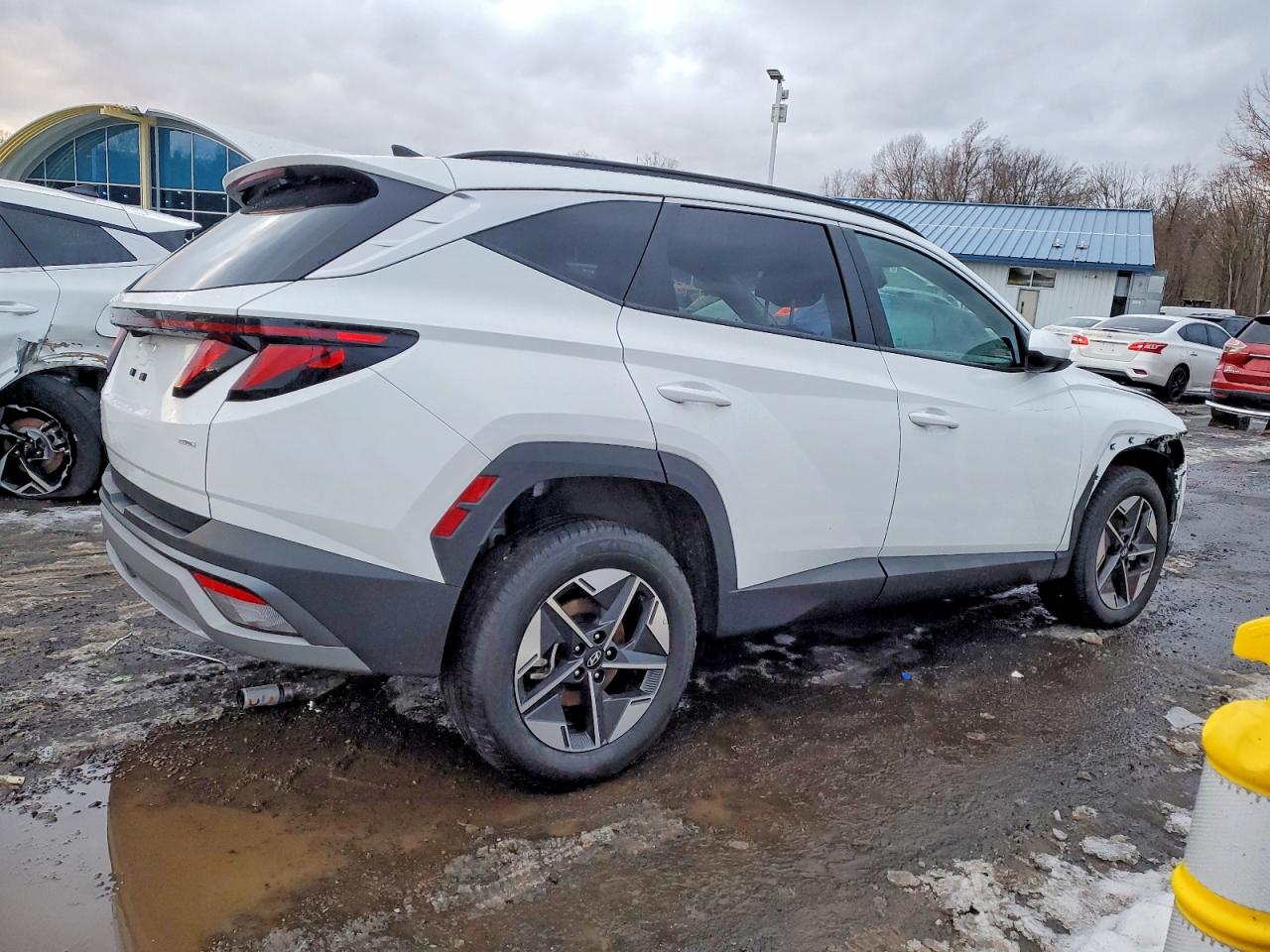 2025 HYUNDAI TUCSON SEL photo 3