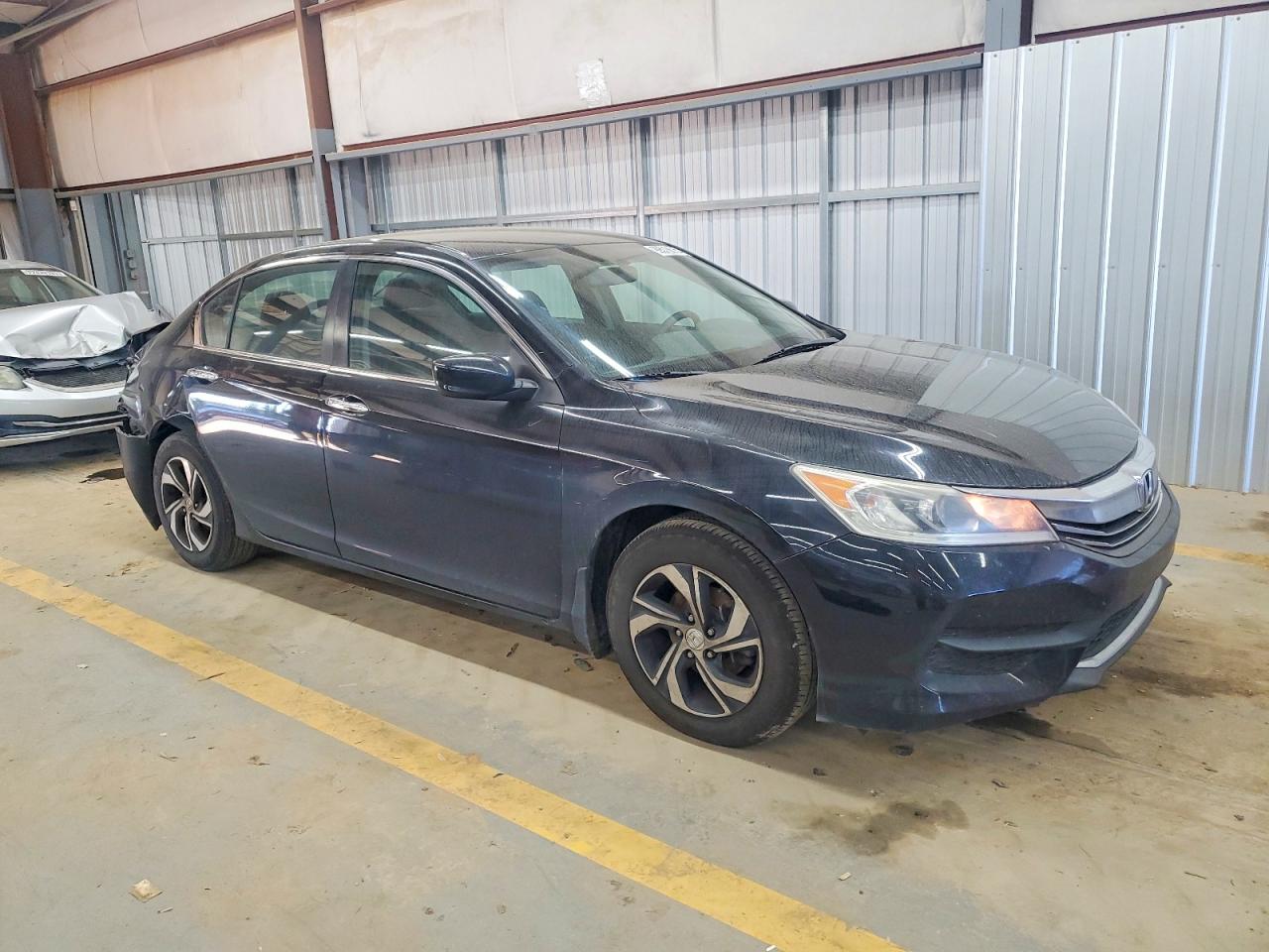 2016 HONDA ACCORD LX photo 4