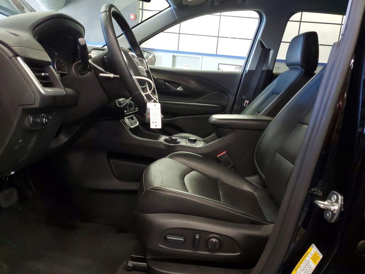 2024 GMC TERRAIN SLT photo 7