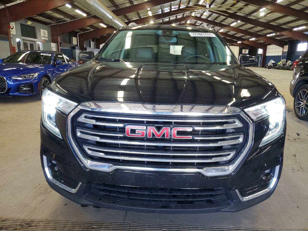 2024 GMC TERRAIN SLT photo 5