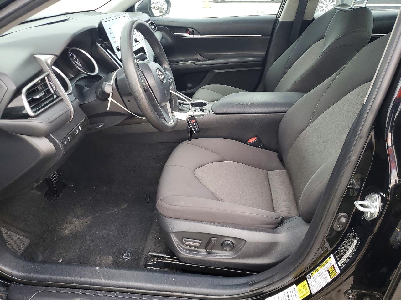 2022 TOYOTA CAMRY LE photo 7