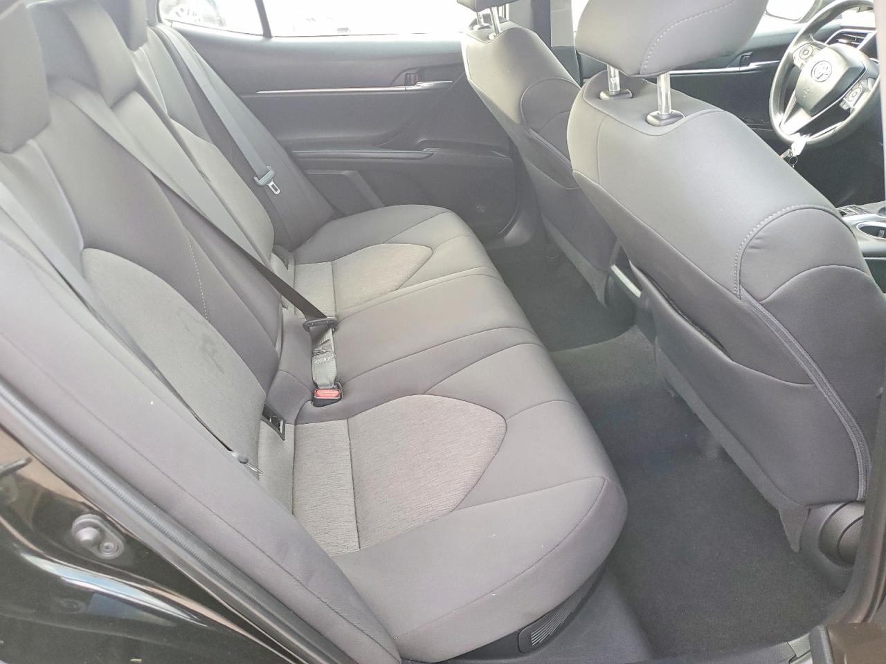 2022 TOYOTA CAMRY LE photo 10