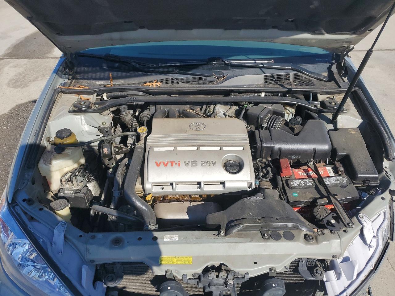 2004 TOYOTA CAMRY LE photo 11