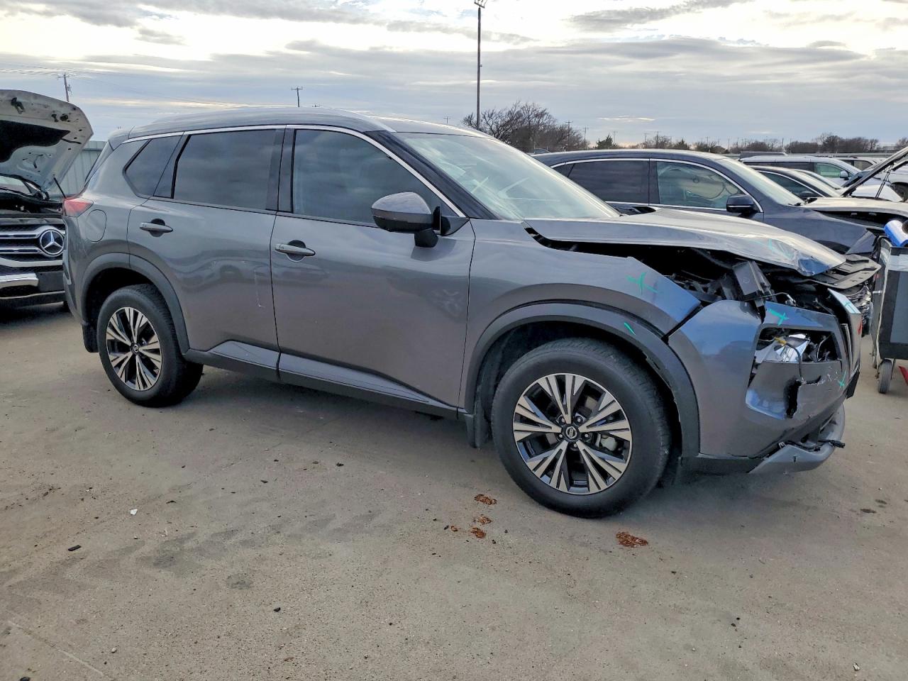 2021 NISSAN ROGUE SV photo 4