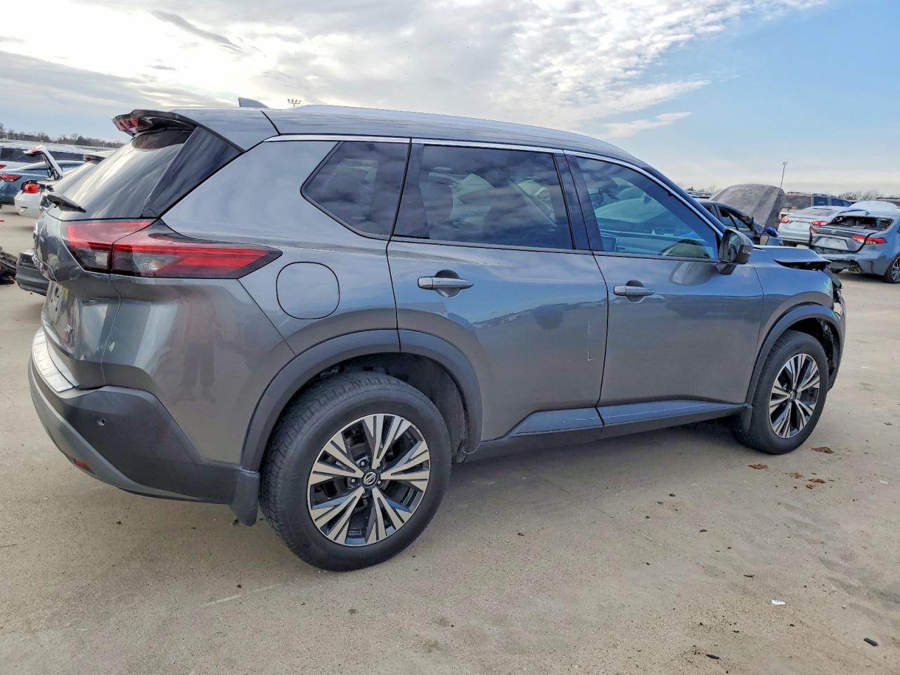 2021 NISSAN ROGUE SV photo 3