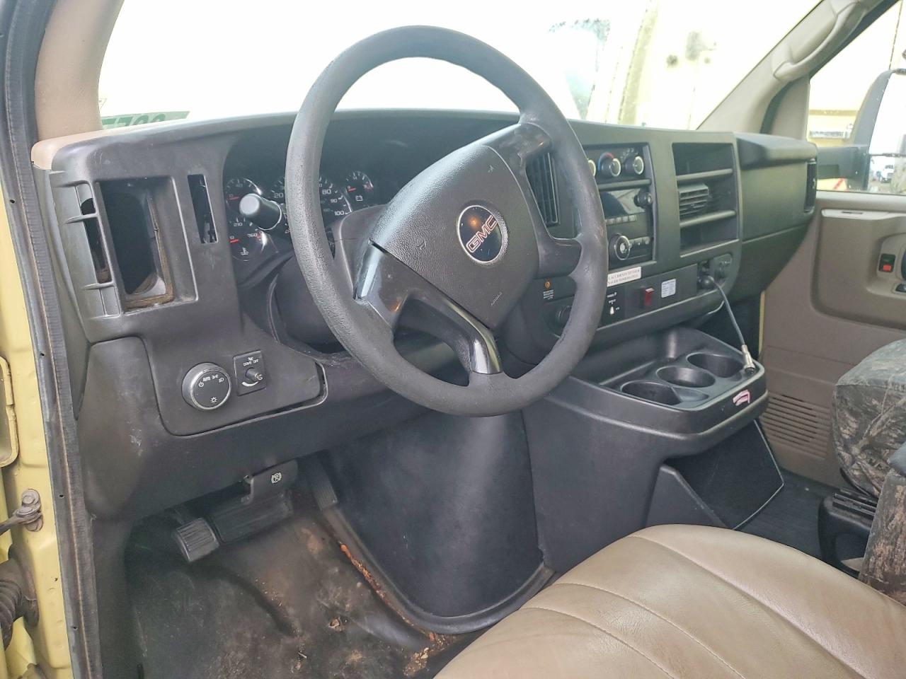 2014 GMC SAVANA CUTAWAY G4500 photo 8