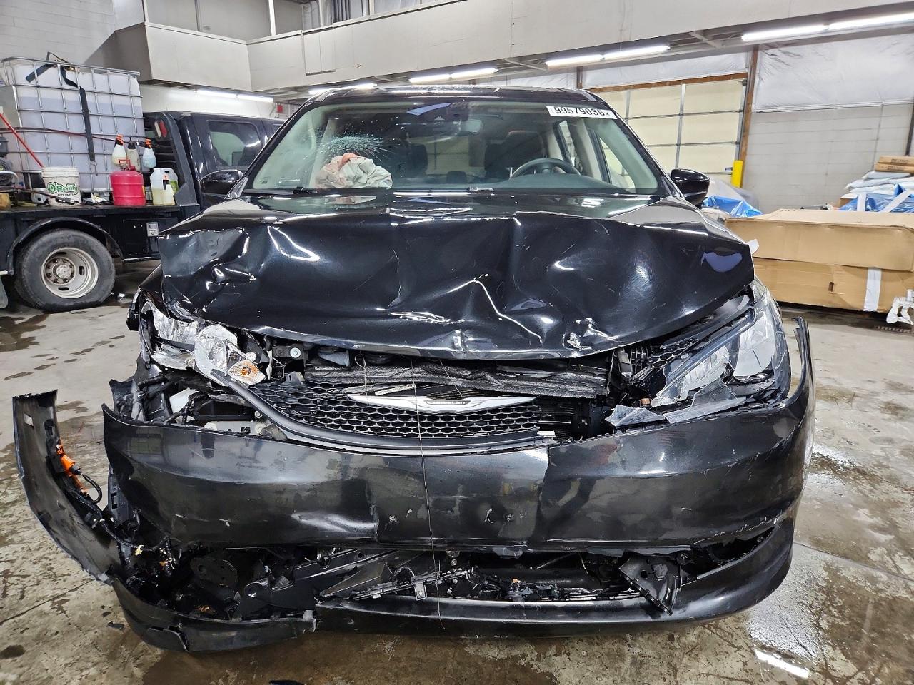 2023 CHRYSLER VOYAGER LX photo 5