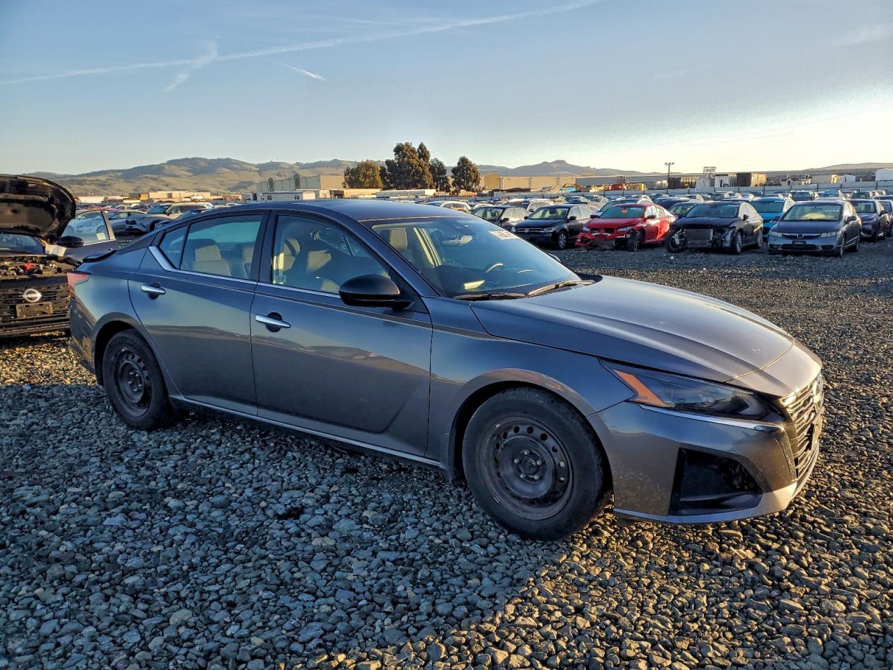 2024 NISSAN ALTIMA S photo 4