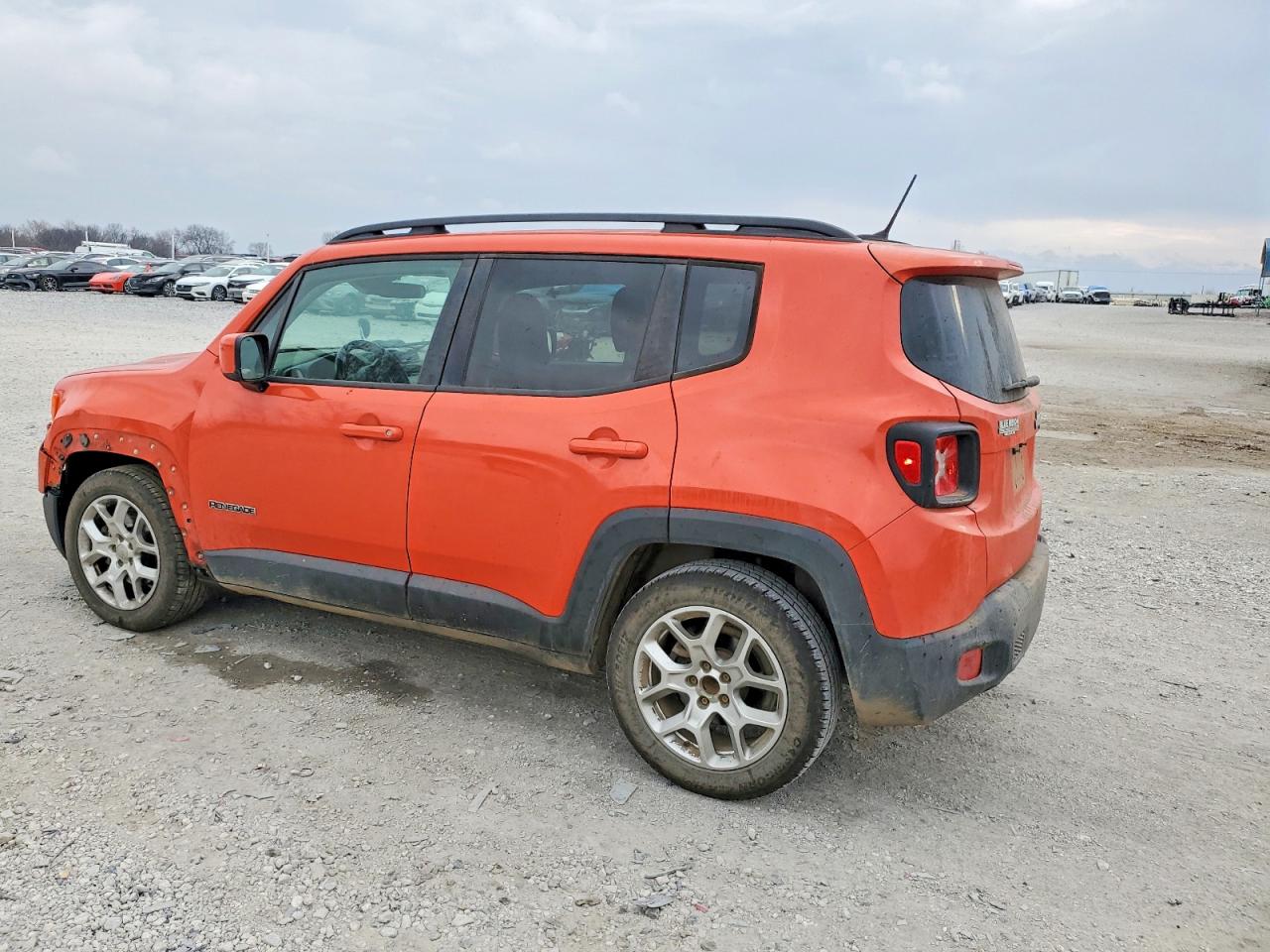 2015 JEEP RENEGADE LATITUDE photo 2