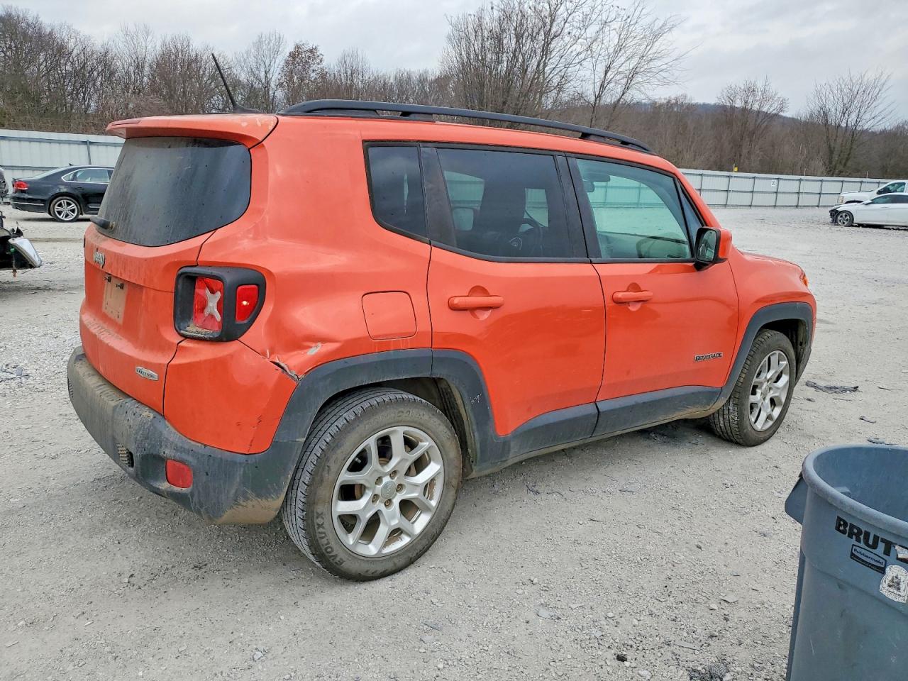 2015 JEEP RENEGADE LATITUDE photo 3