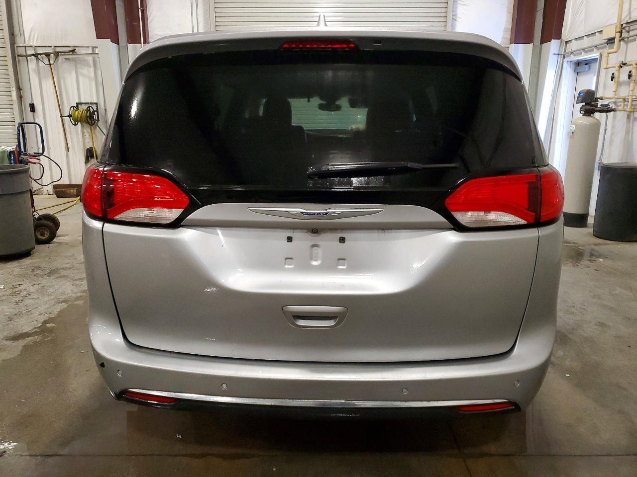 2019 CHRYSLER PACIFICA LIMITED photo 6