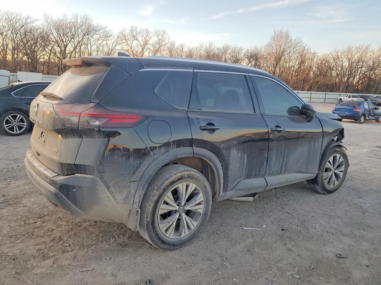 2021 NISSAN ROGUE SV photo 3