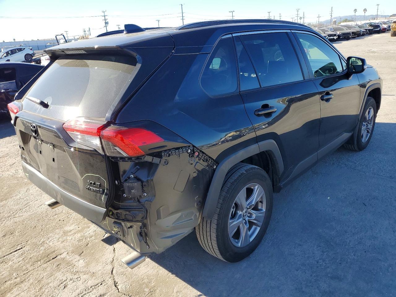 2024 TOYOTA RAV4 XLE photo 3
