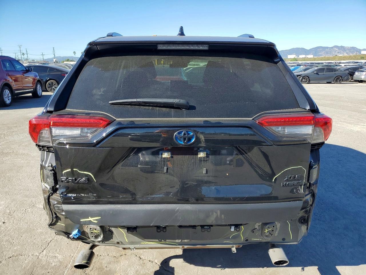 2024 TOYOTA RAV4 XLE photo 6