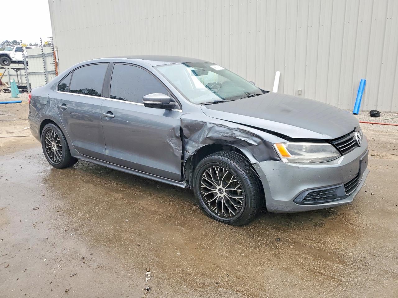 2013 VOLKSWAGEN JETTA SE photo 4