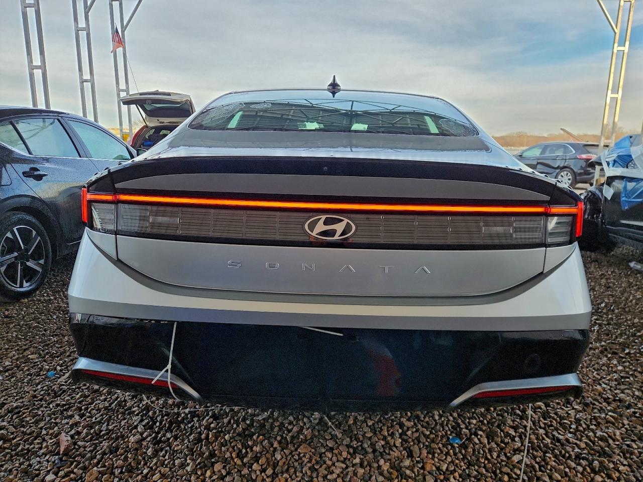 2025 HYUNDAI SONATA SEL photo 6