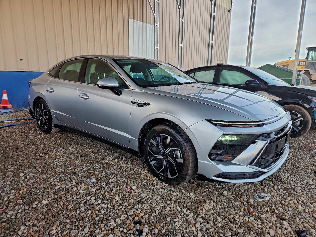 2025 HYUNDAI SONATA SEL photo 4