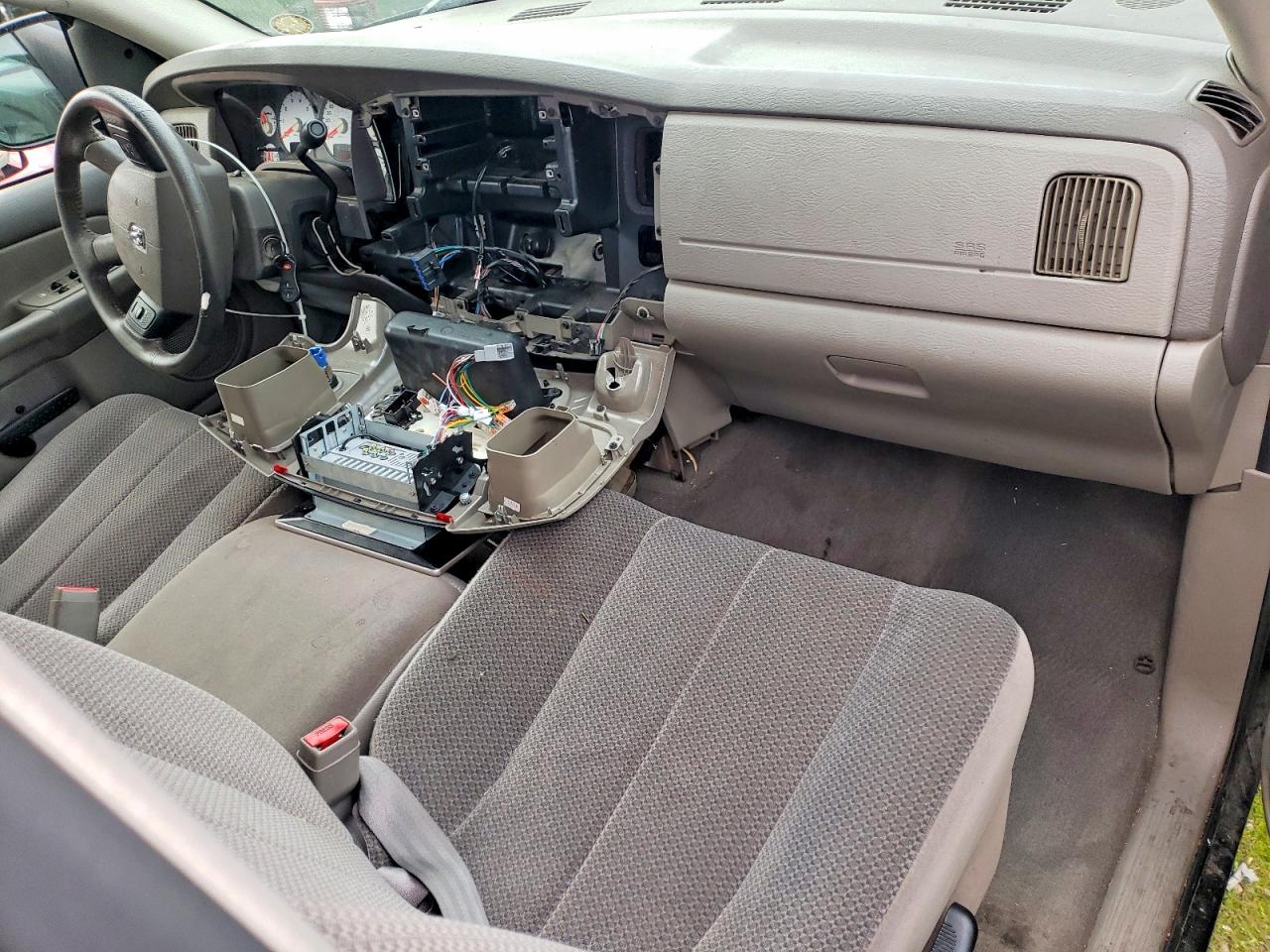 2004 DODGE RAM 1500 ST photo 8