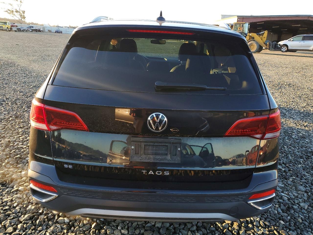 2024 VOLKSWAGEN TAOS SE photo 6