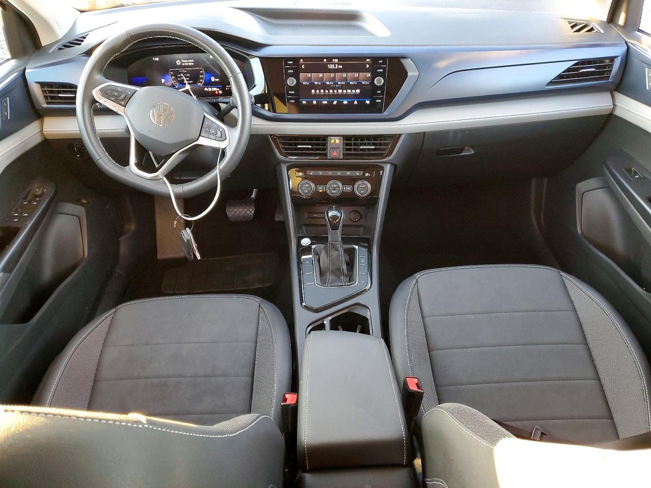 2024 VOLKSWAGEN TAOS SE photo 8