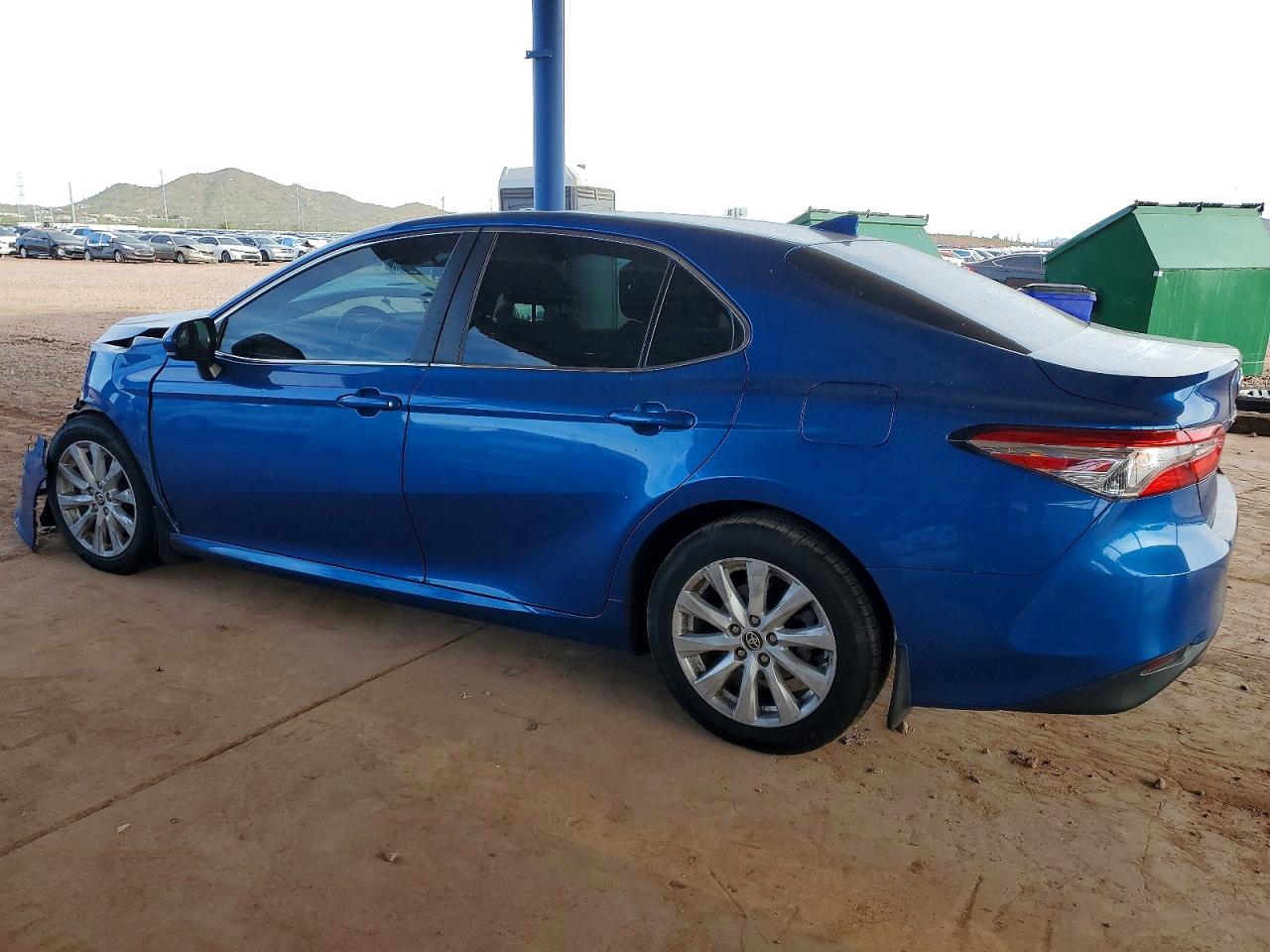 2020 TOYOTA CAMRY LE photo 2