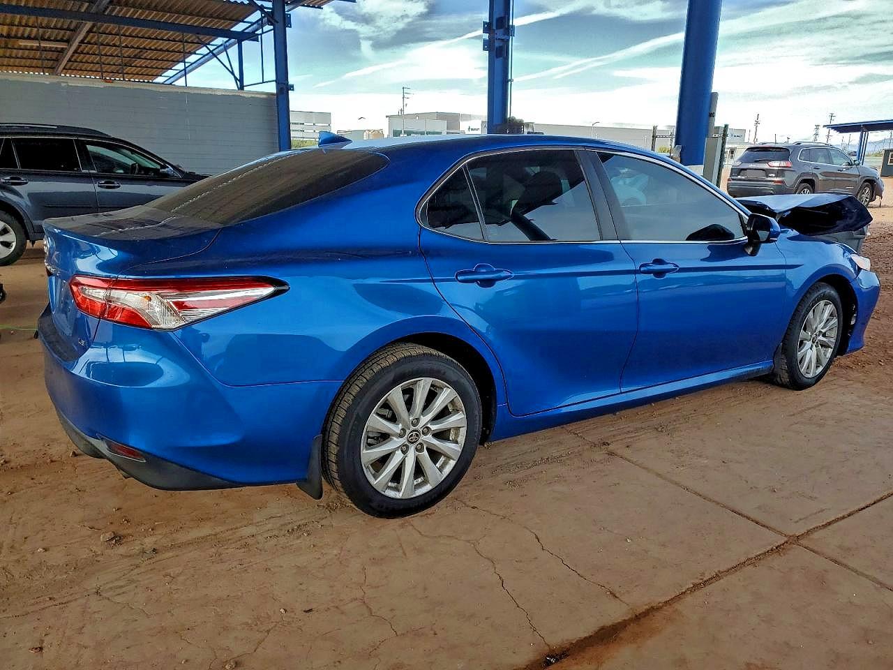 2020 TOYOTA CAMRY LE photo 3