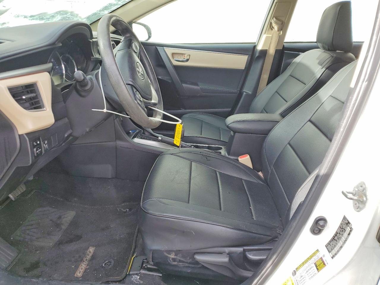 2014 TOYOTA COROLLA L photo 7