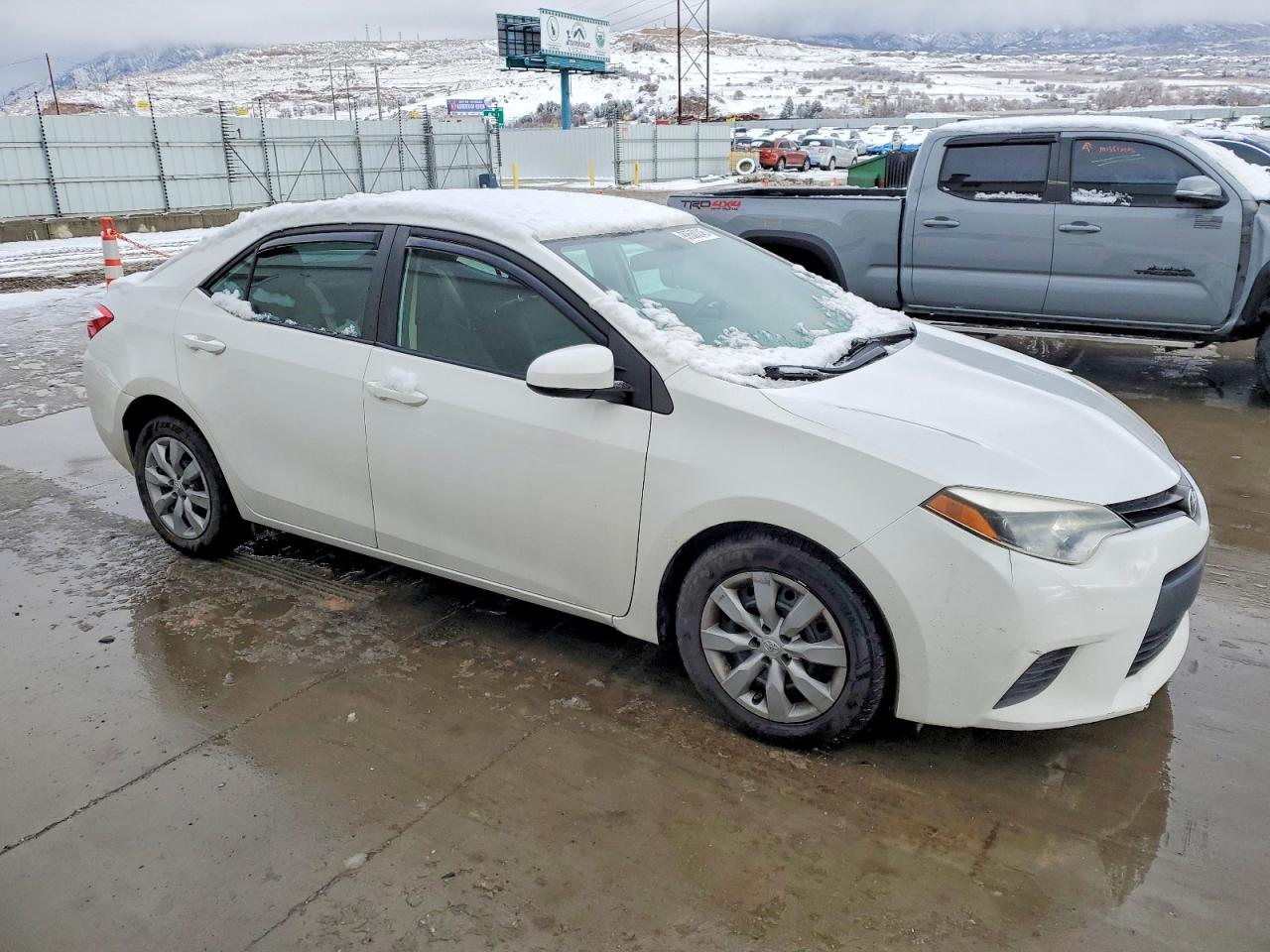 2014 TOYOTA COROLLA L photo 4