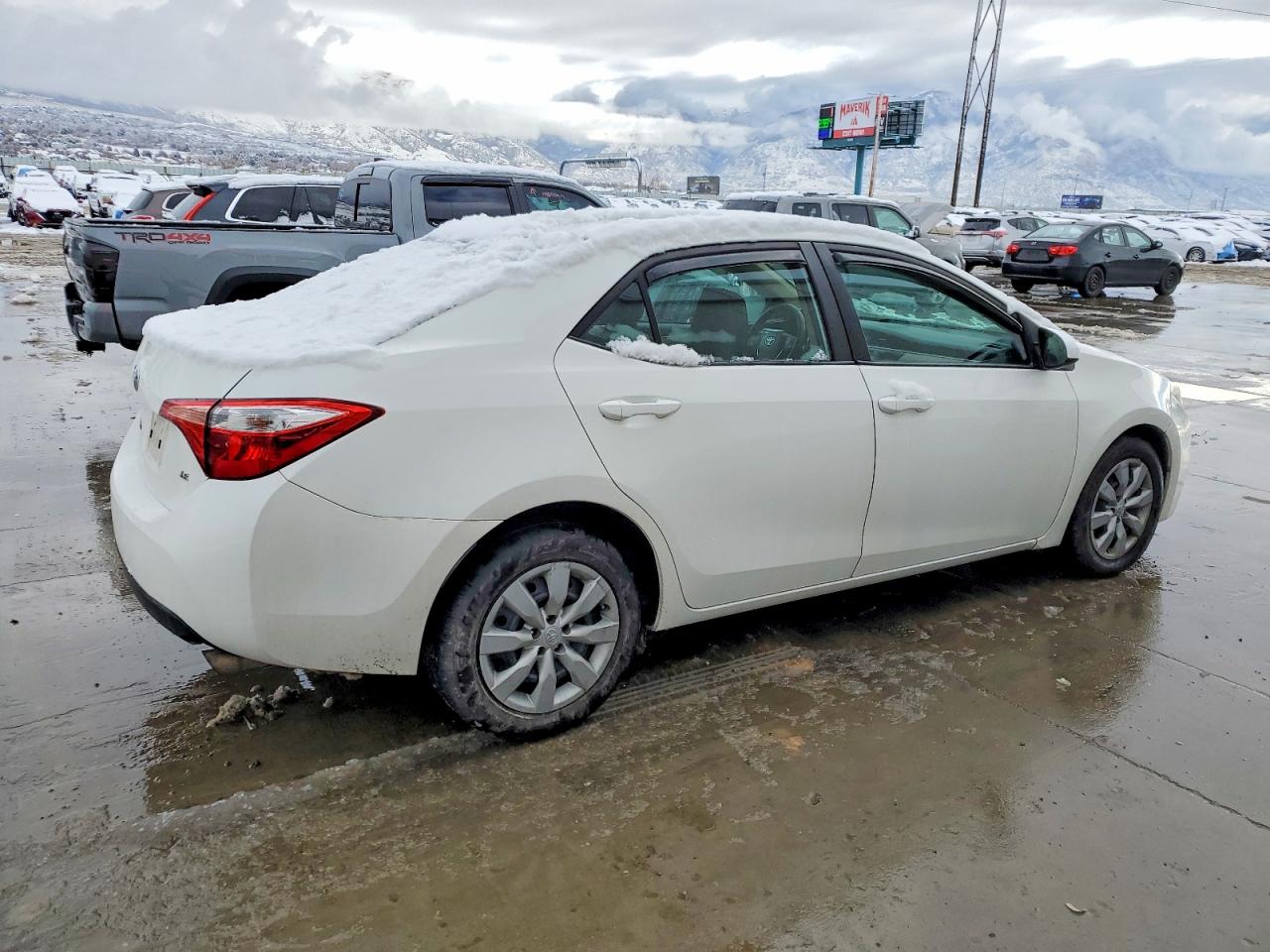 2014 TOYOTA COROLLA L photo 3