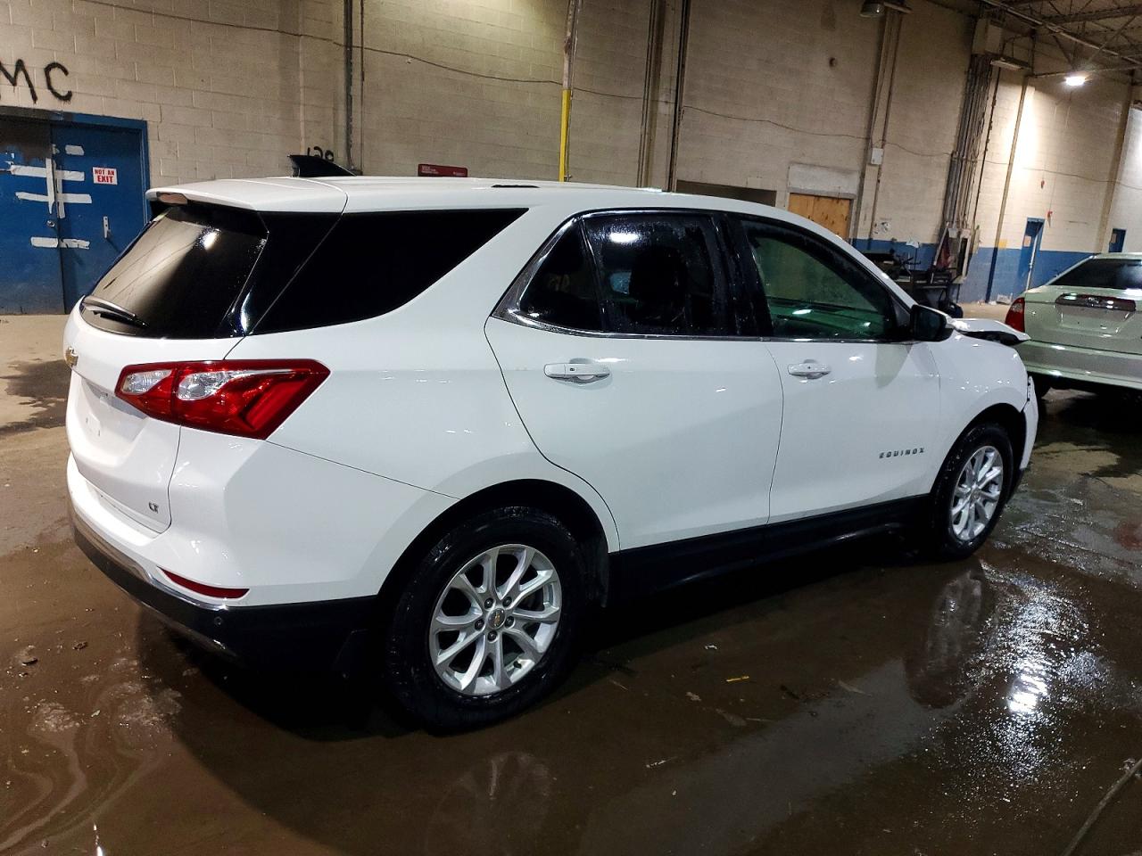 2018 CHEVROLET EQUINOX LT photo 3