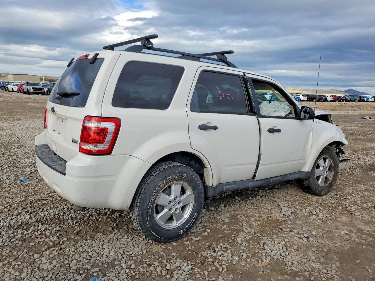 2012 FORD ESCAPE XLT photo 3