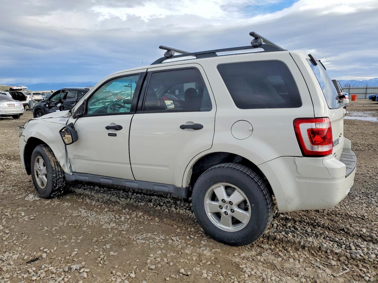 2012 FORD ESCAPE XLT photo 2