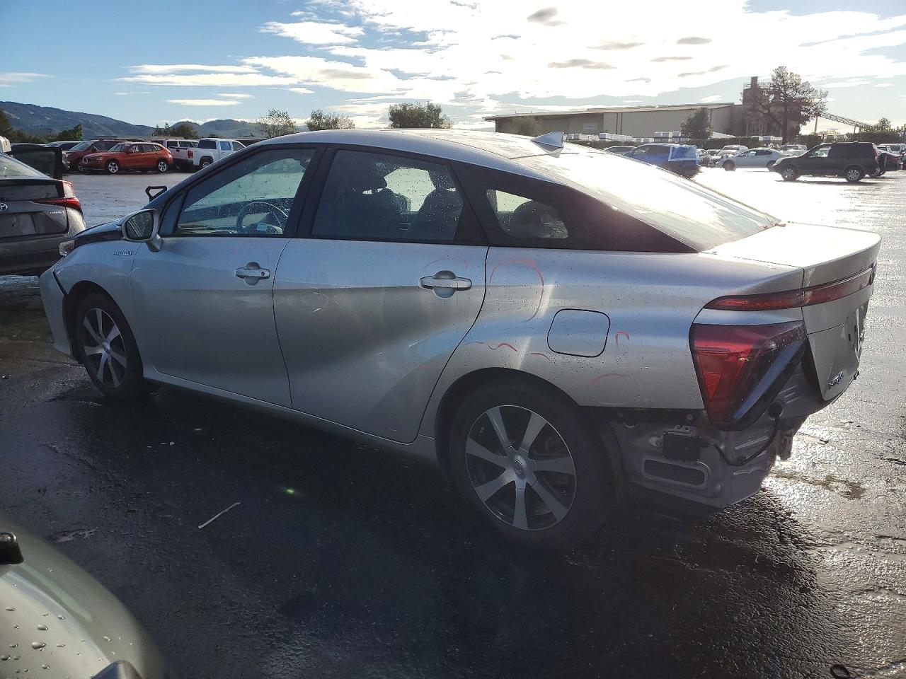 2018 TOYOTA MIRAI photo 2