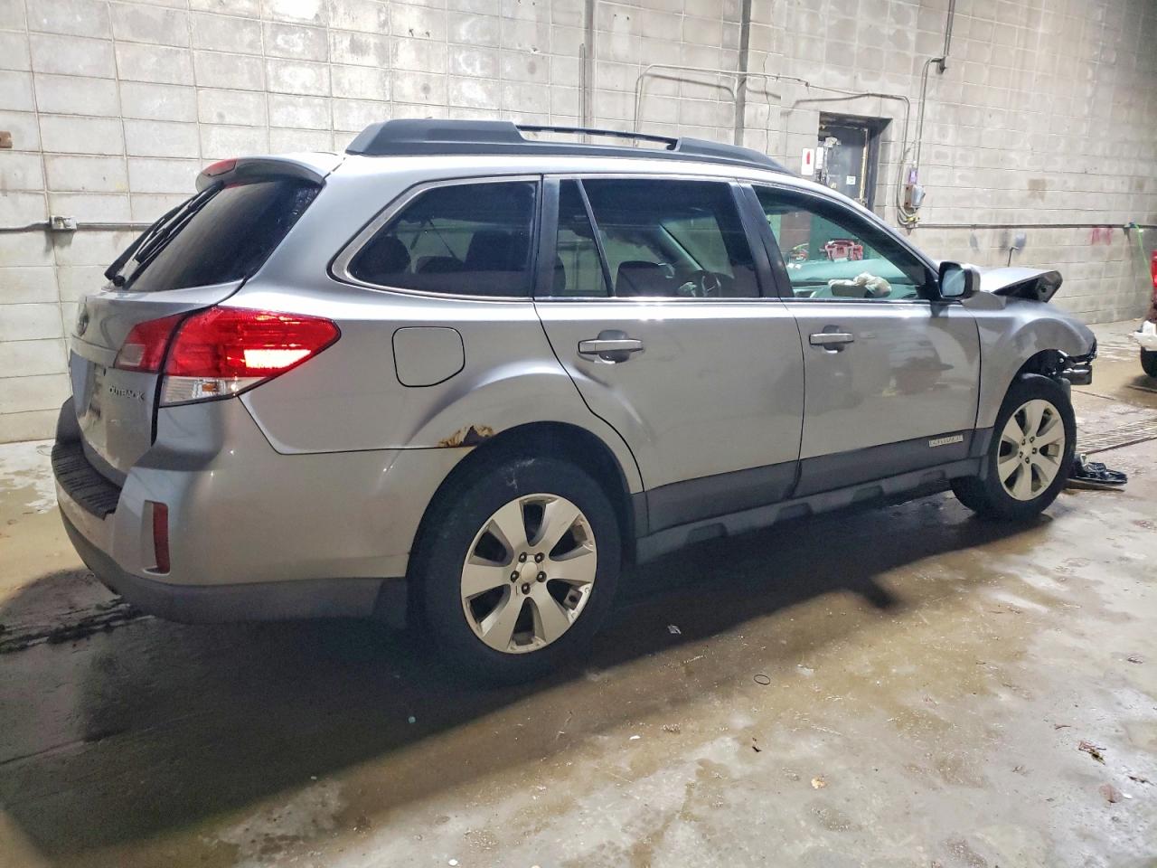 2010 SUBARU OUTBACK 2.5I PREMIUM photo 3