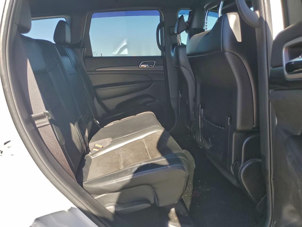 2019 JEEP GRAND CHEROKEE LAREDO photo 11