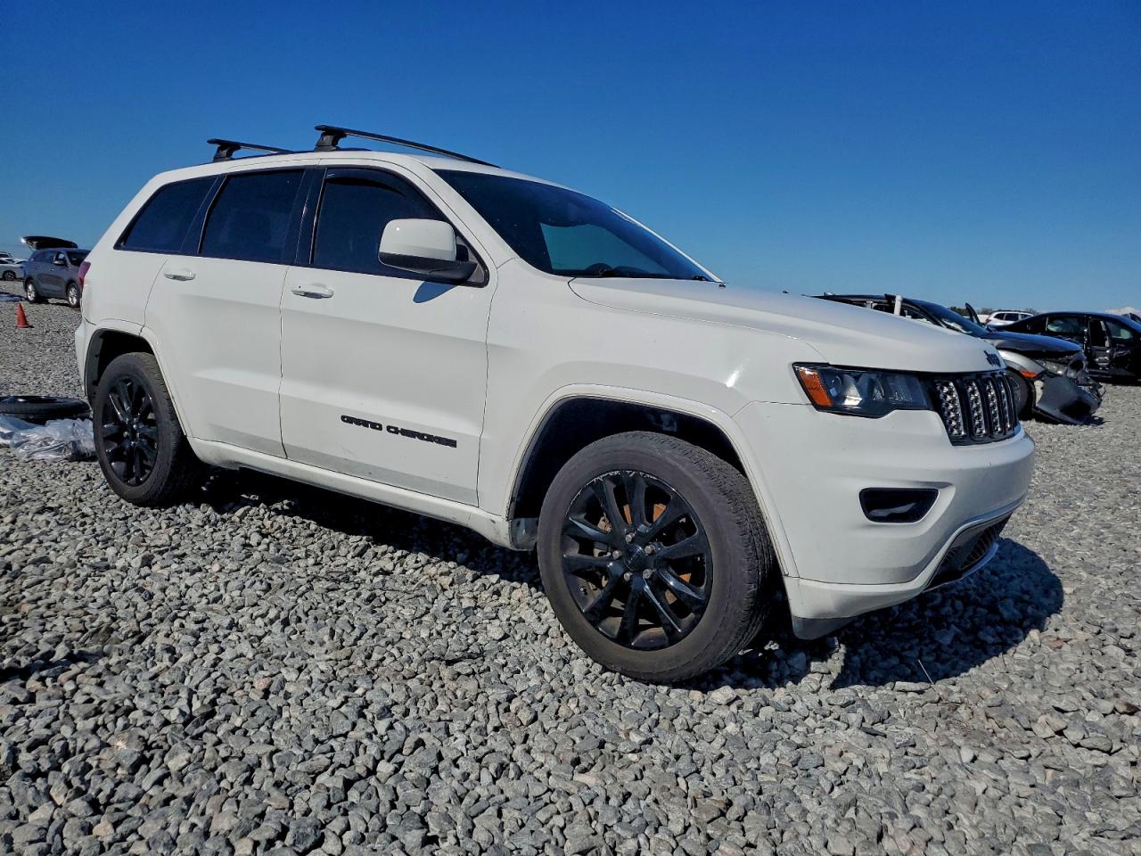 2019 JEEP GRAND CHEROKEE LAREDO photo 4