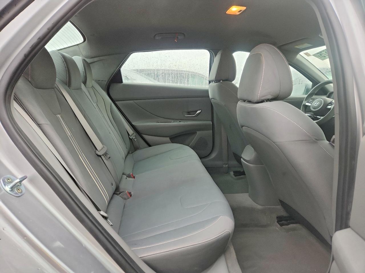 2022 HYUNDAI ELANTRA SEL photo 10