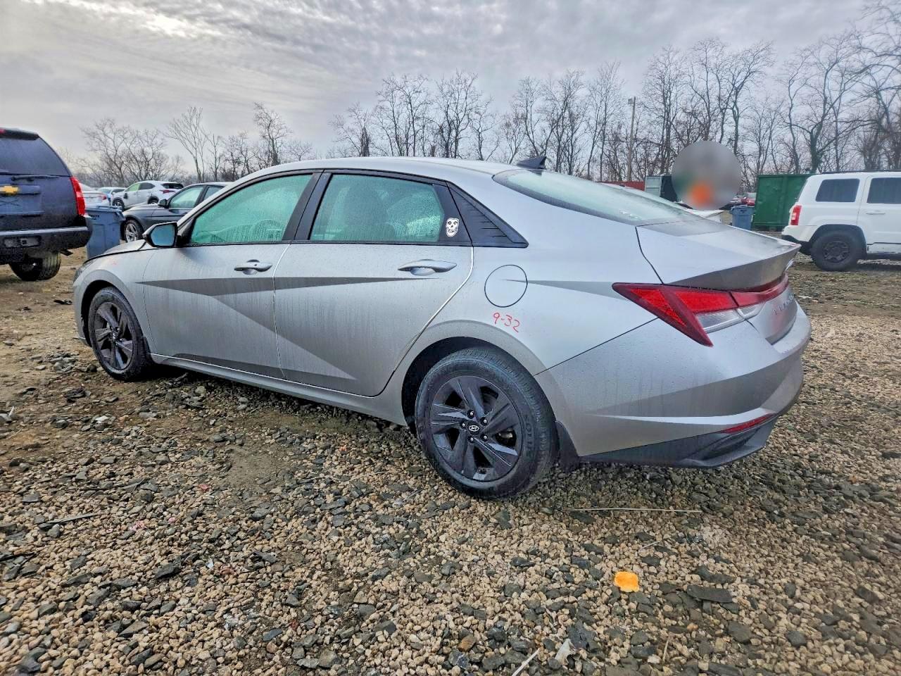 2022 HYUNDAI ELANTRA SEL photo 2