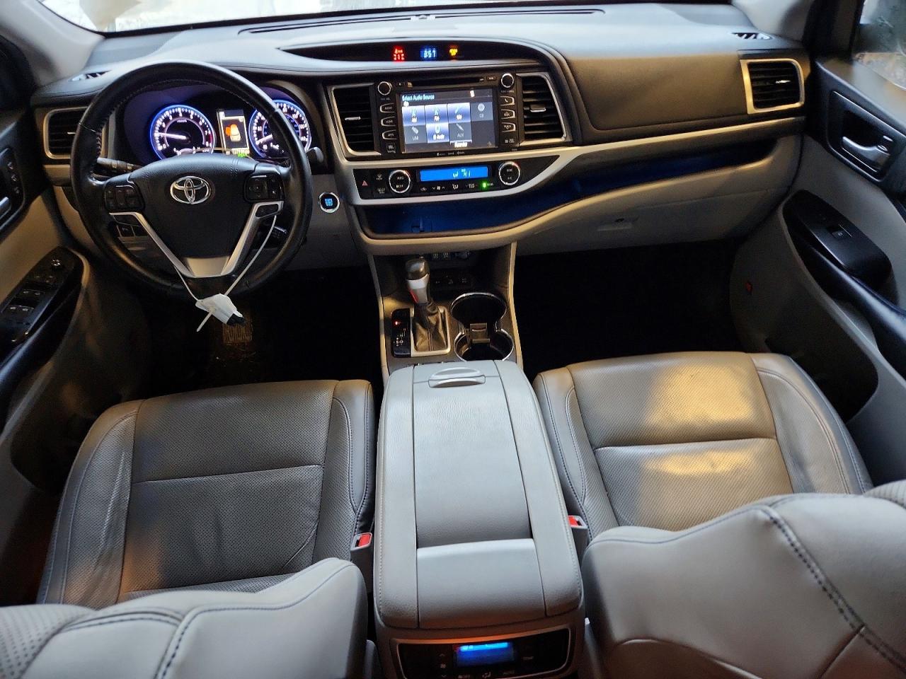 2019 TOYOTA HIGHLANDER LIMITED photo 8