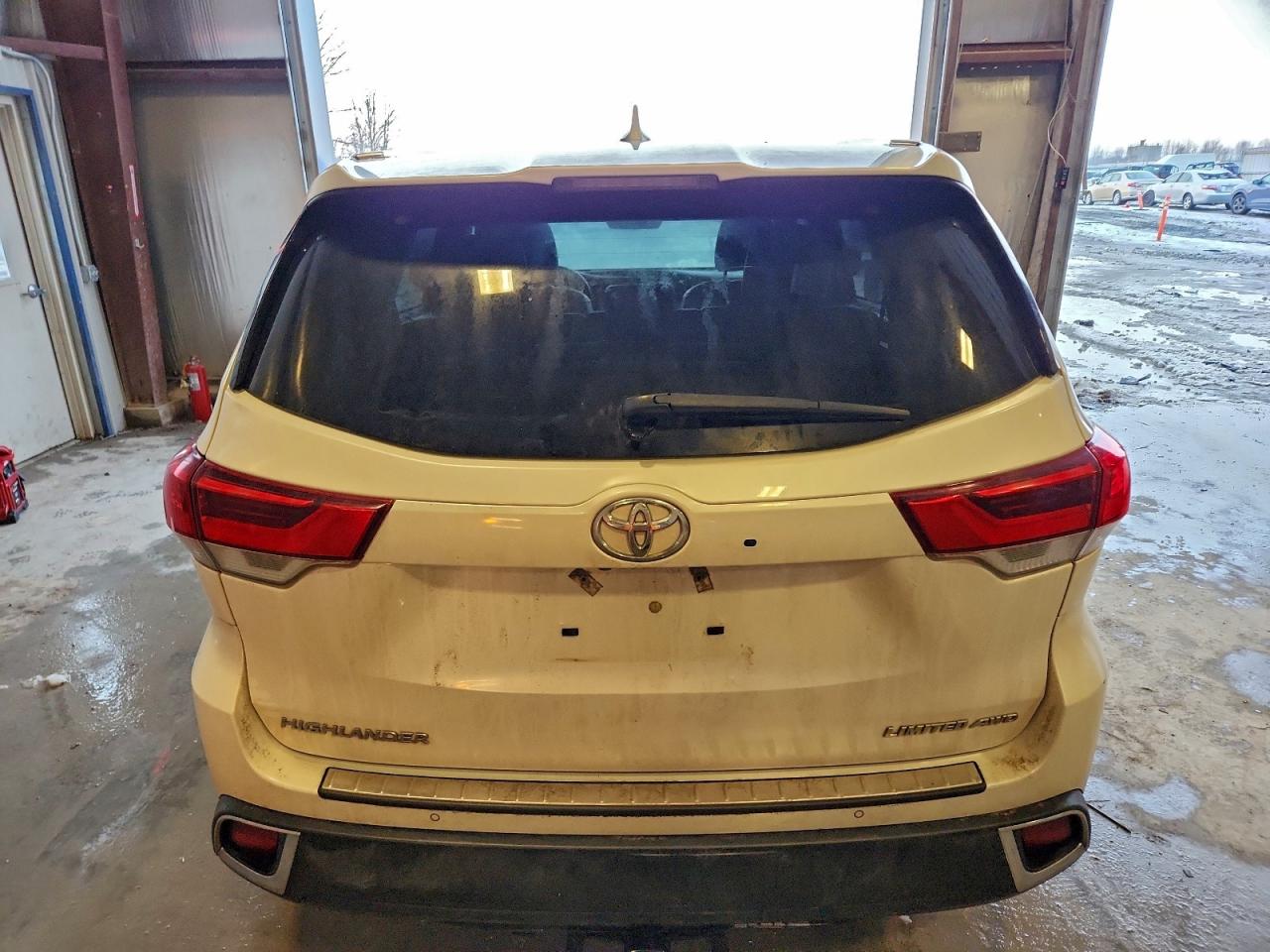 2019 TOYOTA HIGHLANDER LIMITED photo 6