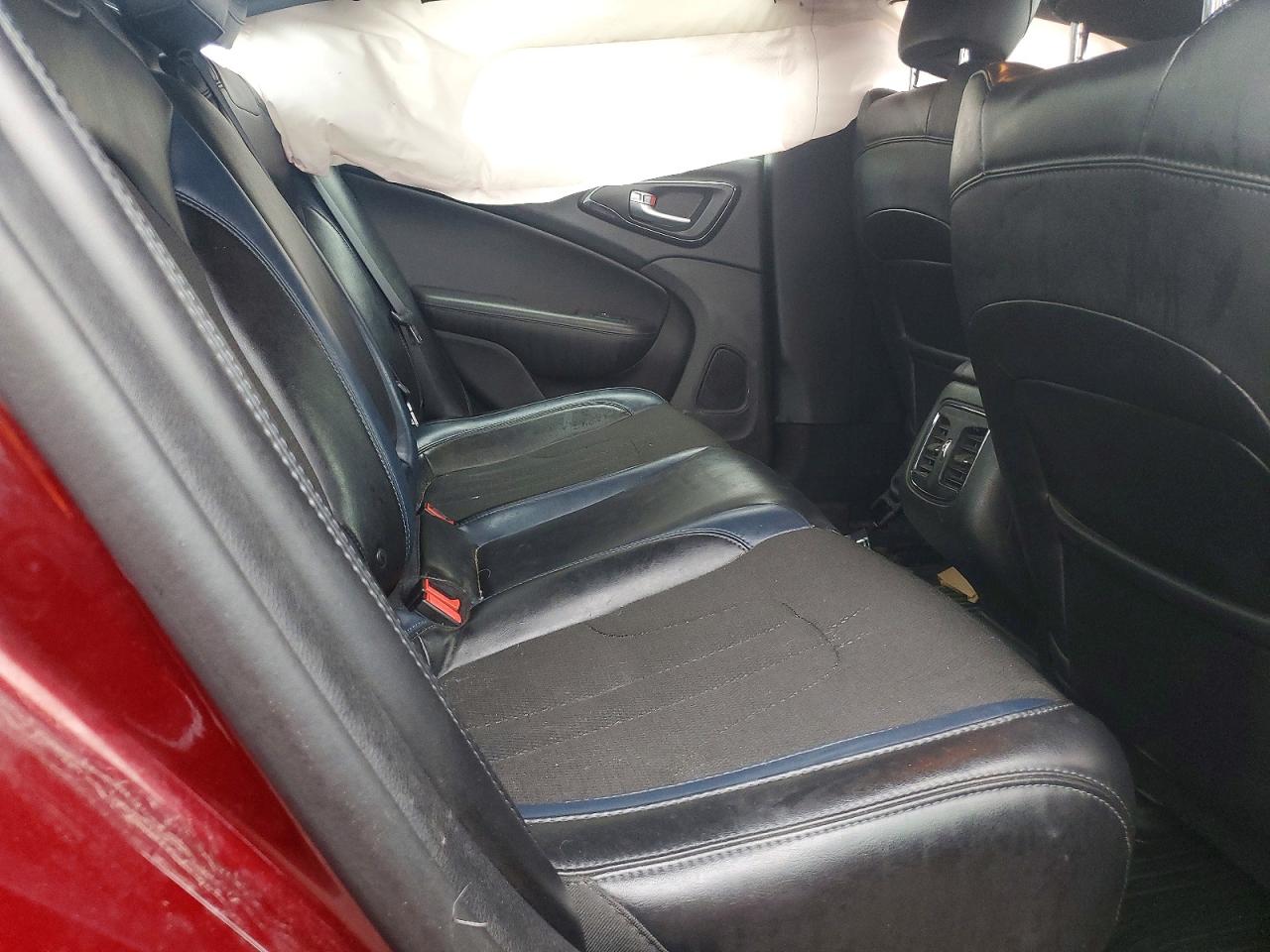 2016 CHRYSLER 200 S photo 10