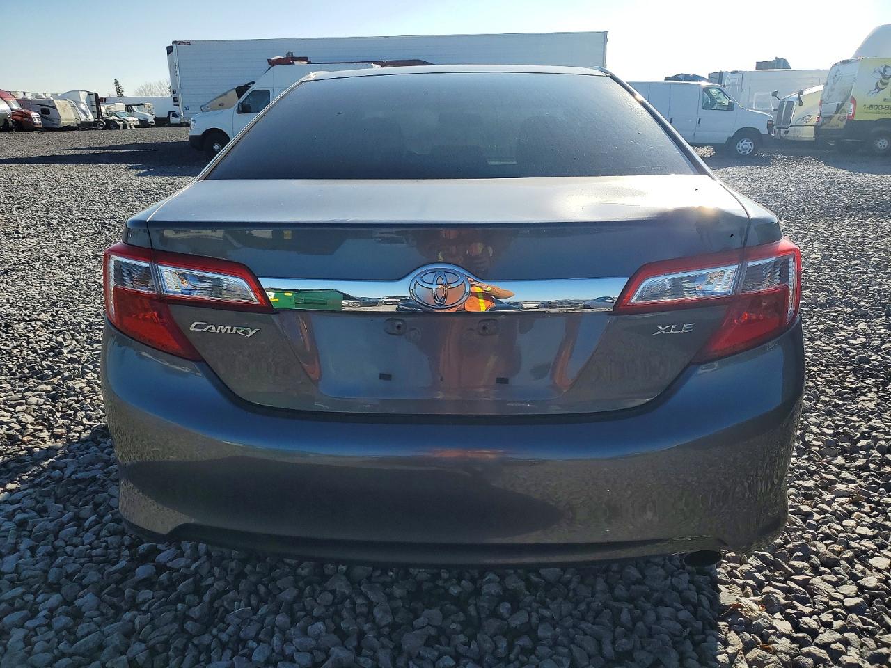 2014 TOYOTA CAMRY L photo 6
