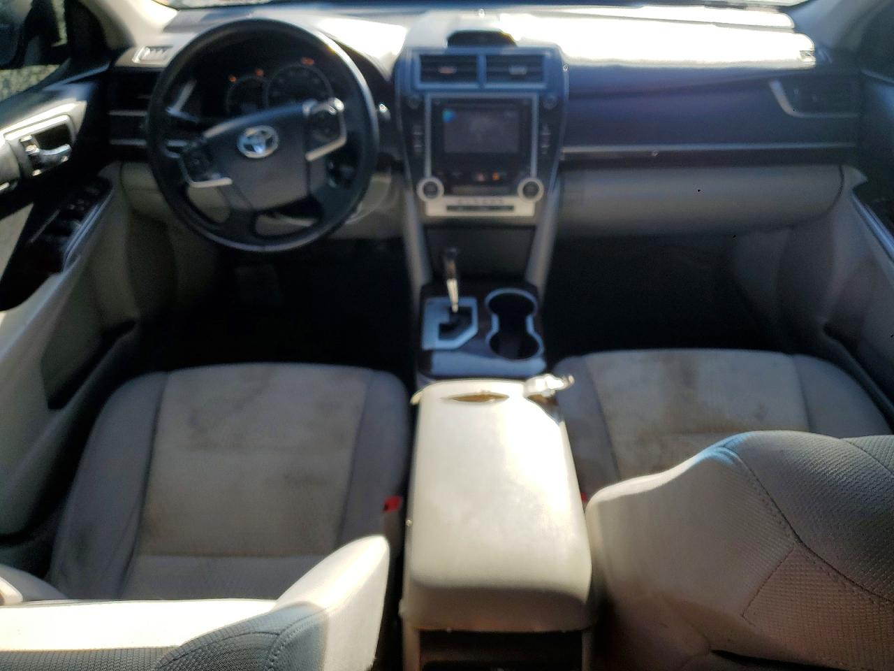2014 TOYOTA CAMRY L photo 8