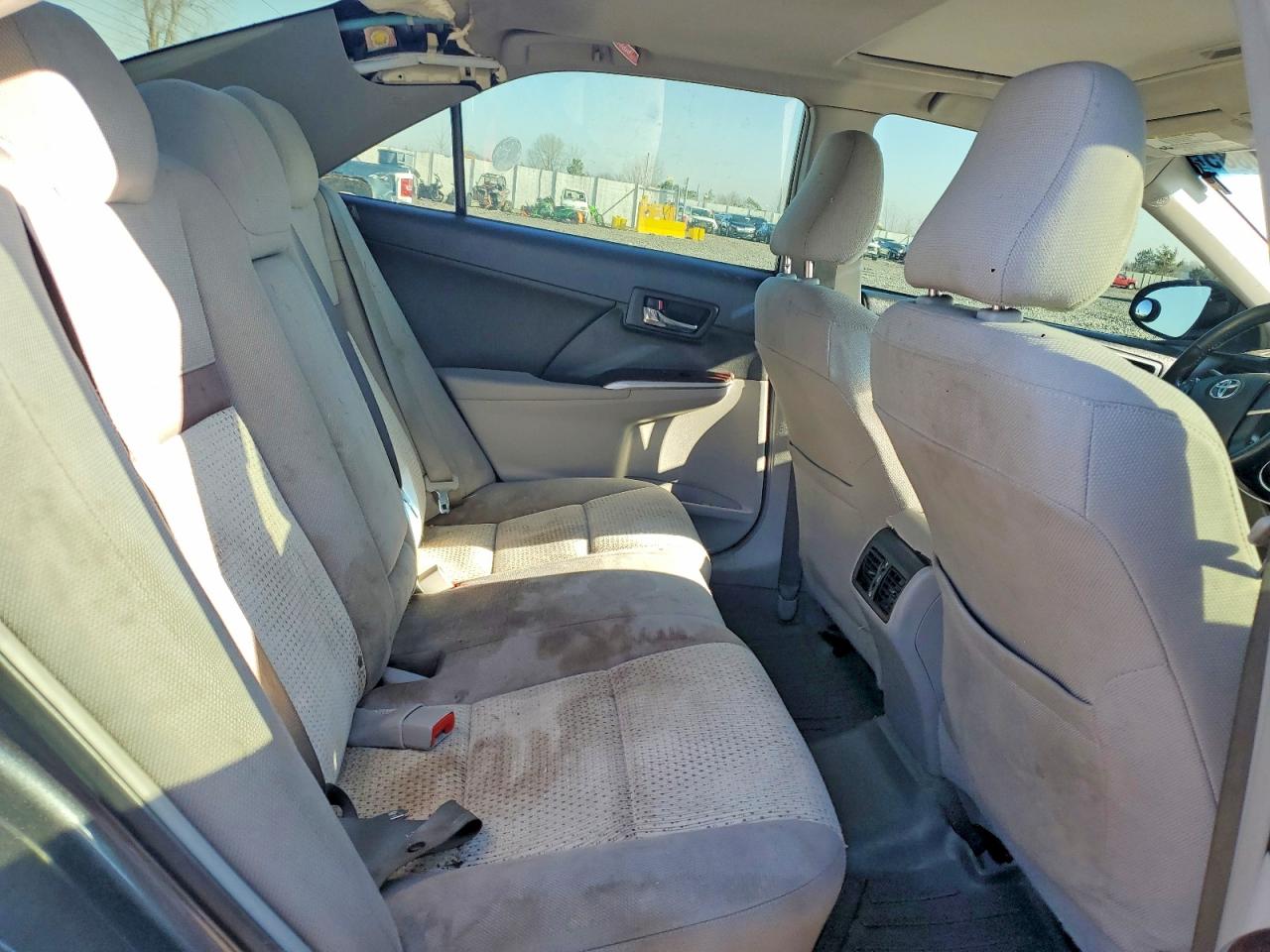 2014 TOYOTA CAMRY L photo 10