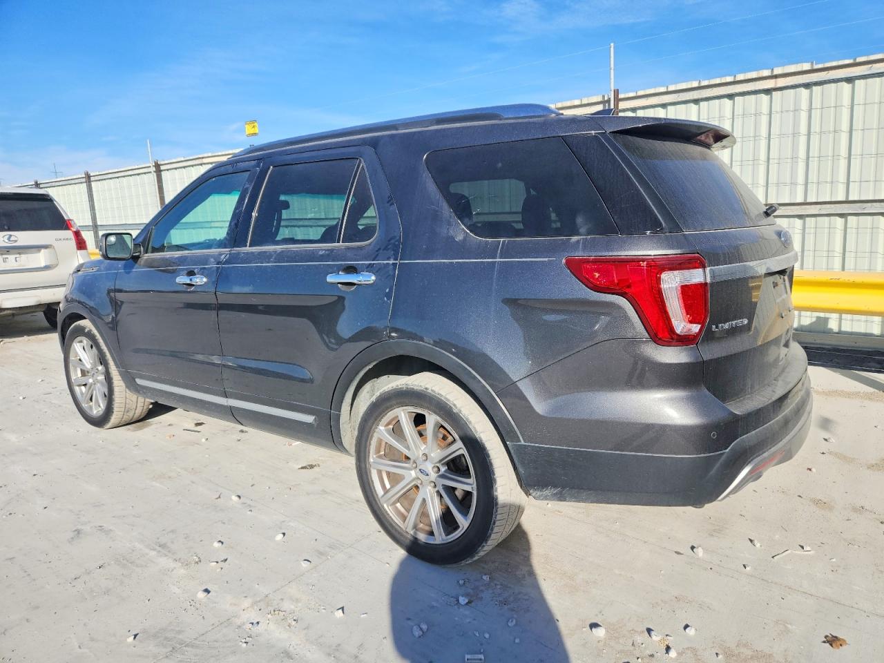 2016 FORD EXPLORER LIMITED photo 2