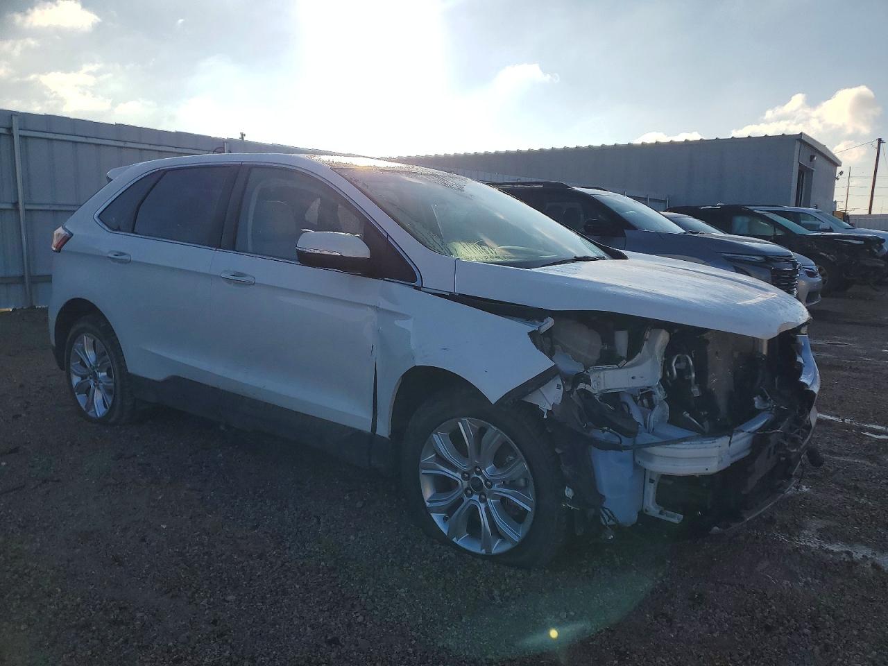 2020 FORD EDGE TITANIUM photo 4