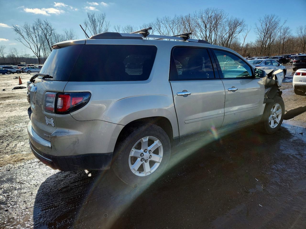 2015 GMC ACADIA SLE photo 3