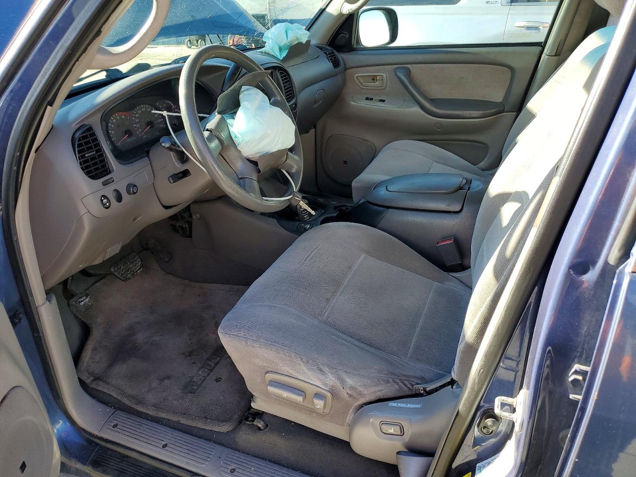 2001 TOYOTA SEQUOIA SR5 photo 7